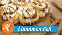 Untuk Anda pencinta roti dengan rasa manis sebagai teman minum teh atau kopi, yuk coba cinnamon roll dengan cream cheese yang gurih. (Foto: Kokiku Tv)