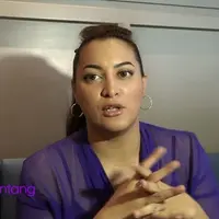 Jane Shalimar telah mengalami beberapa kali kegagalan dalam hubungan asmaranya. Terakhir, ia tidak mendapatkan pengakuan adanya pernikahan antara dirinya dan Didi Mahardika.