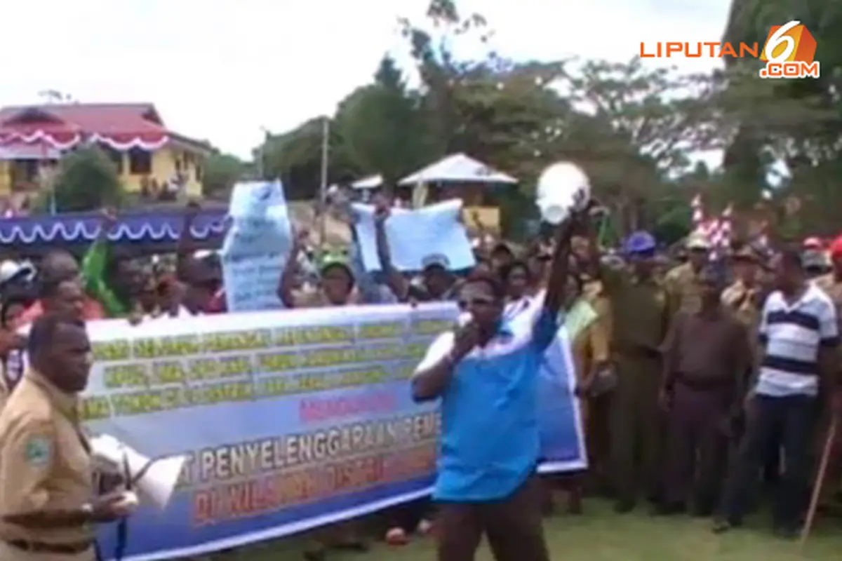 papua-demo-130506a.jpg
