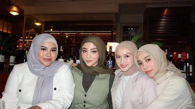 Adu Gaya Menggemaskan Ameena Atta dan Guzel yang Jadi Member Cilik Baru di Arisan Geng Mamayu