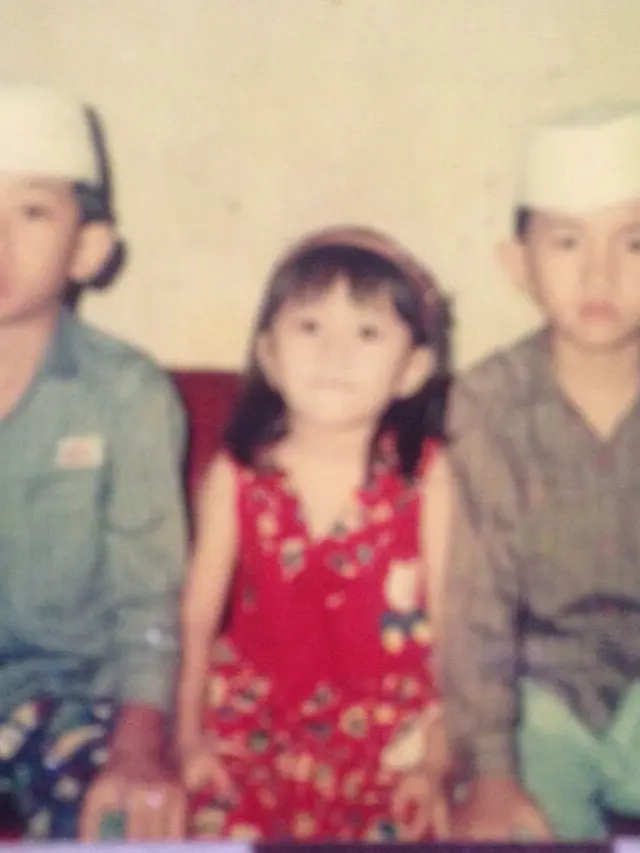 Ryana Dea membagikan potret masa kecilnya (https://www.instagram.com/p/CQgR80gr_WO/?utm_medium=copy_link)