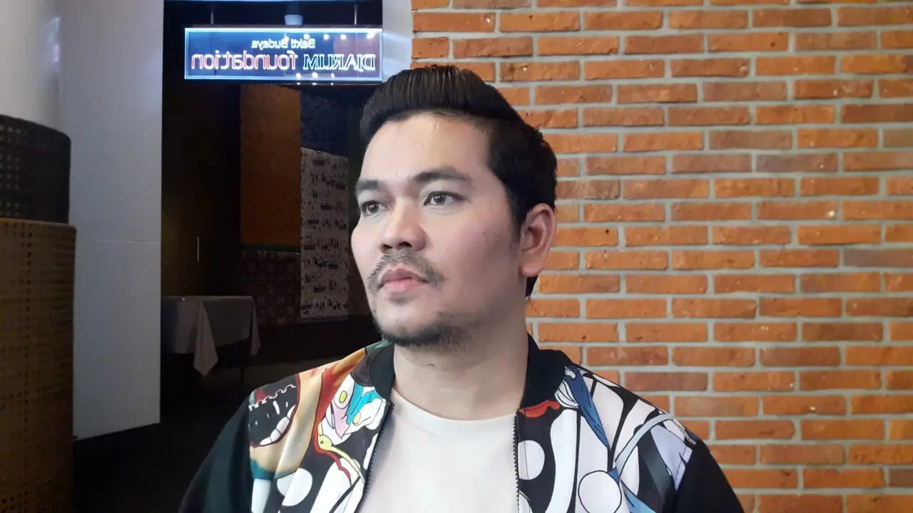 Indra Bekti dalam peluncuran single baru girlband Kazumi, di Grand Indonesia, Jakarta, pertengahan Februari 2020.