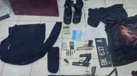 Barang bukti aksi penculikan bersenjata di Aceh (Liputan6.com/Rino Abonita)