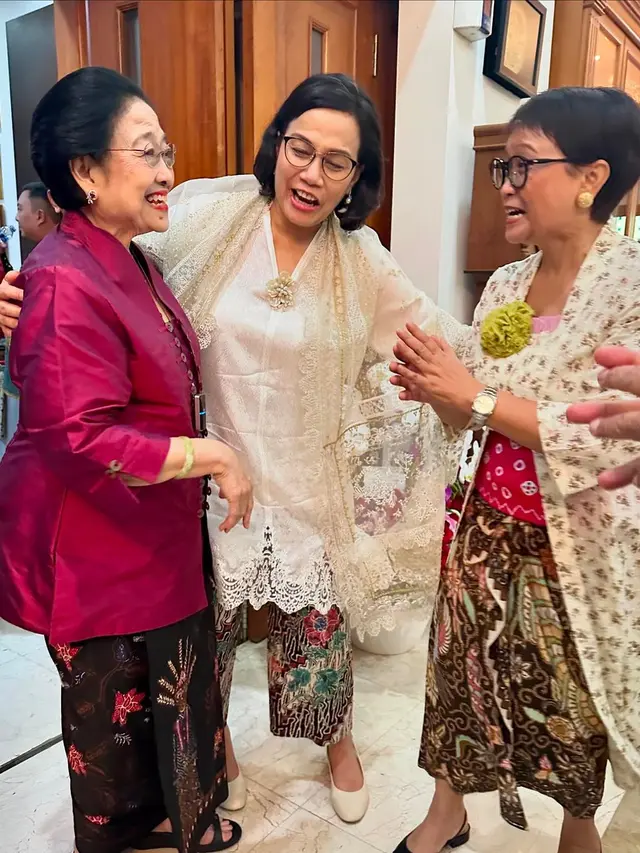 Potret Sri Mulyani, Retno Marsudi dan Megawati saat momen Lebaran (Sumber: Instagram/@smindrawati)