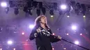 Is This Love, Fool For Your Loving, dan Give All Your Love menjadi deretan lagu terakhir dari Whitesnake dari total 13 lagu yang dimainkan grup berlambang ular putih tersebut. (Bambang E Ros/Fimela.com)