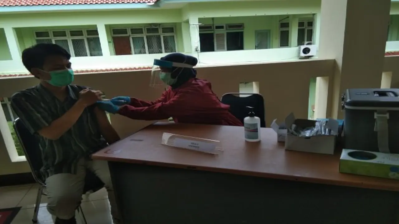 Melihat Kesiapan Vaksinasi Covid-19 di Cirebon