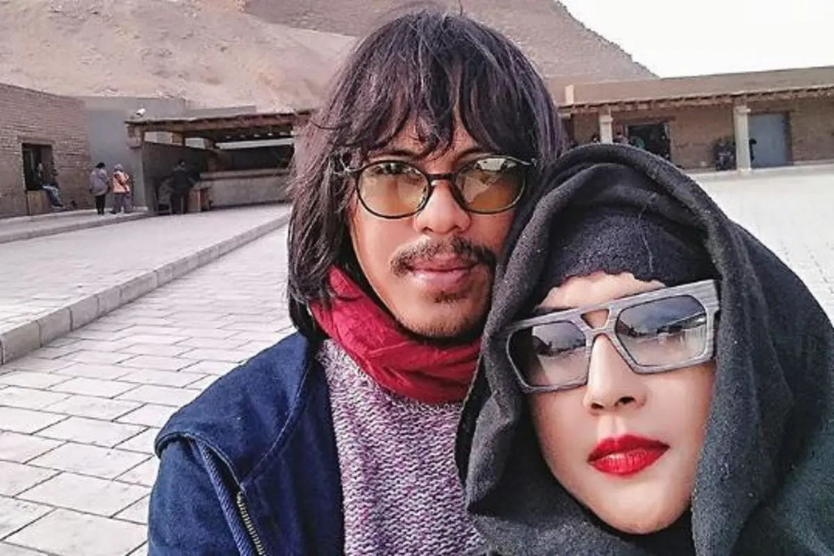 [Bintang] Mayky Wongkar dan Ria Irawan
