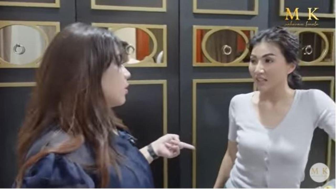 Banyak Koleksi Sepatu dan Tas Mewah di Kamat Tidur Sarwendah