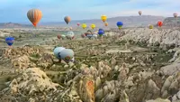Menara Batu Ikonik di Cappadocia Turki Runtuh, 3 Orang Tewas