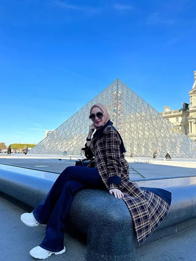 7 Potret Erin Taulany Liburan Ke Paris Usai Rayakan Ulang Tahun