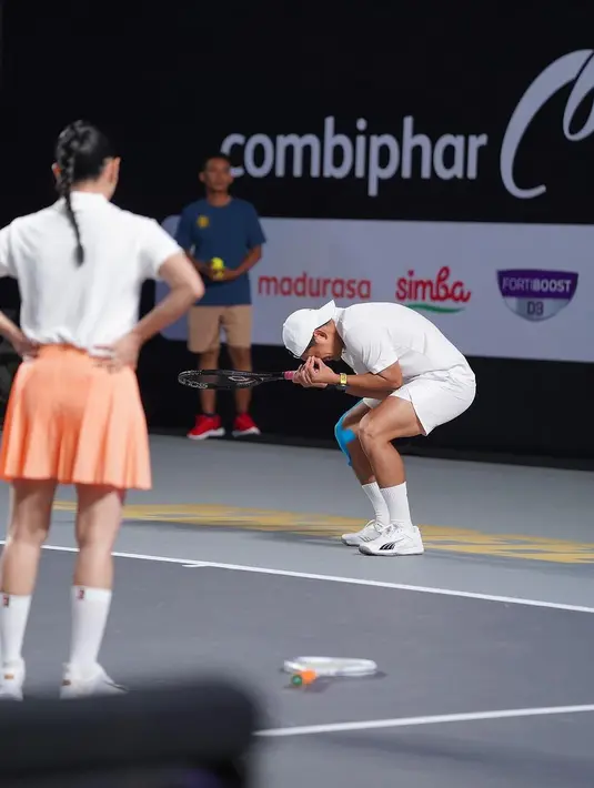 Ibnu Jamil dan Ririn Ekawati main tenis [Instagram/ibnujamilo]