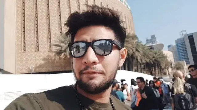 7 Momen Seru Ammar Zoni Saat Berlibur di Dubai, Coba Sky Diving