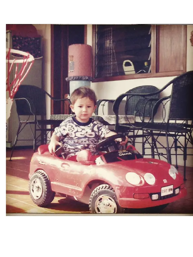 6 Potret Masa Kecil Dylan Carr Ini Bukti Tampannya Sedari Dulu
