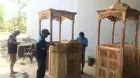 Napi Lapas Parepare bikin mimbar masjid (Liputan6.com/Eka Hakim)