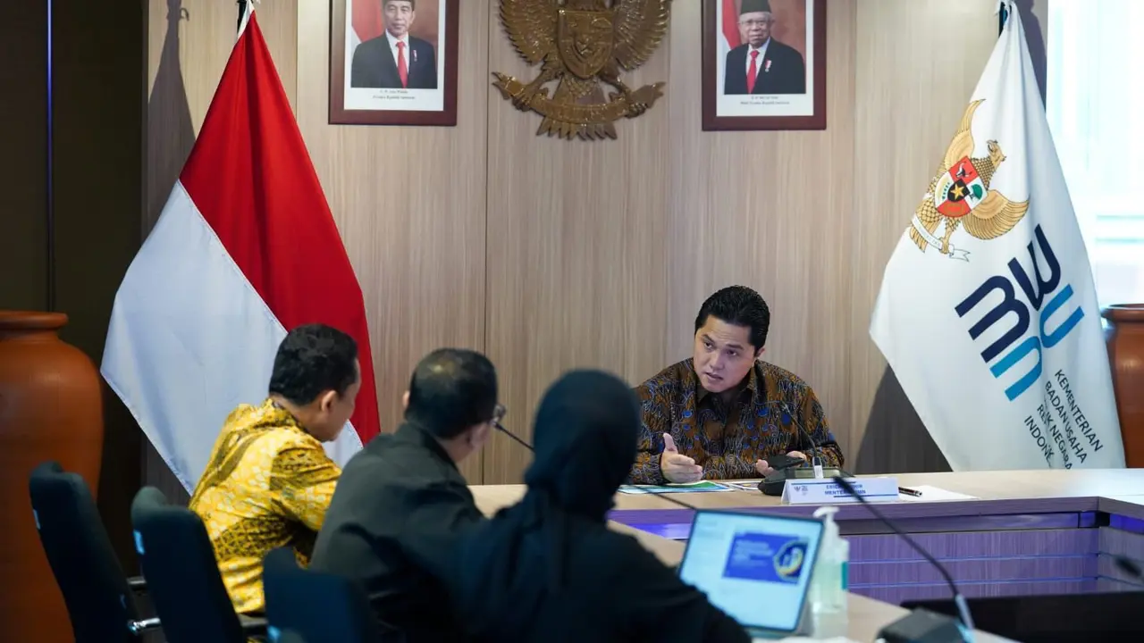 Direktur Utama Holding BUMN Pangan ID Food Frans Marganda Tambunan dan Direktur Utama Perum Bulog Budi Waseso menemui Erick di kantornya