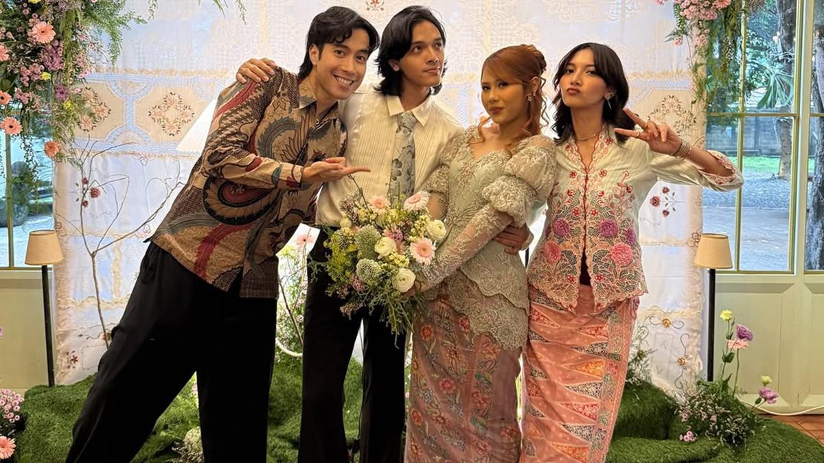 Detail Kebaya Encim Sheila Dara di Lamaran Nadin Amizah, Anggun Dipadu Batik Betawi