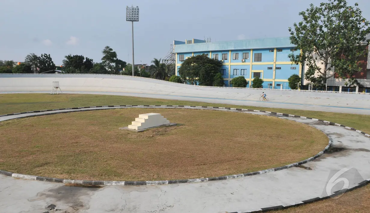 Penampakan Stadion balap sepeda Velodrome GOR Rawamangun, Jakarta, Jumat (15/5/2015). Rencananya Pemprov DKI Jakarta akan merehab Velodrome dengan anggaran mencapai Rp 400 Miliar. (Liputan6.com/Herman Zakharia)