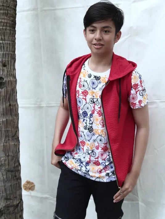 Angga Aldi Yunada kembali bersaing dalam ajang penghargaan Infotainment Awards 2017 yang digelar SCTV. Dalam kategori Pendatang Baru Paling Memikat, bersaing dengan Arafah, Arnold Leonard, Rebecca Klopper dan Syifa Hadju. (Galih W. Satria/Bintang.com)