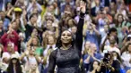 Serena Williams takluk di hadapan Ajla Tomljanovic asal Australia pada laga putaran ketiga US Open 2022, Sabtu (03/09/2022) pagi WIB. (AFP/Corey Sipkin)