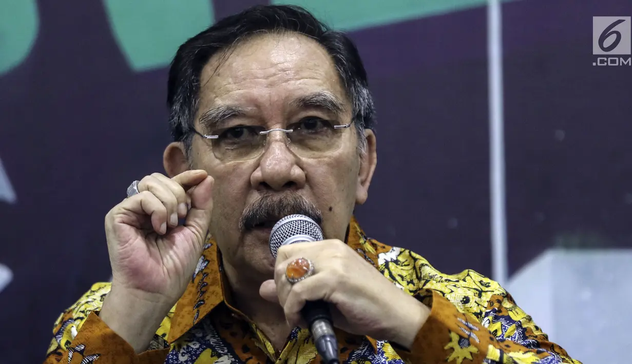Ketua KPK Jilid II Antasari Azhar menjadi pembicara diskusi Dialektika Demokrasi di Jakarta, Kamis (18/7/2019). Antasari menilai susunan pimpinan lembaga anti rasuah yang terbentuk terindikasi melanggar Pasal 21 ayat 4 UU tentang Komisi Pemberantasan Tindak Pidana Korupsi. (Liputan6.com/Johan Tallo)