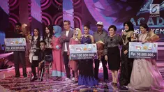 Suasana saat Fildan Rahayu dinobatkan sebagai pemenang Dangdut Academy 4 atau D'Academy 4 di Studio 5 Indosiar, Jakarta, Jumat (19/5). Dengan kemenangan ini, Fildan berhak mendapatkan hadiah uang tunai sebesar Rp 250 juta. (Liputan6.com/Faizal Fanani)