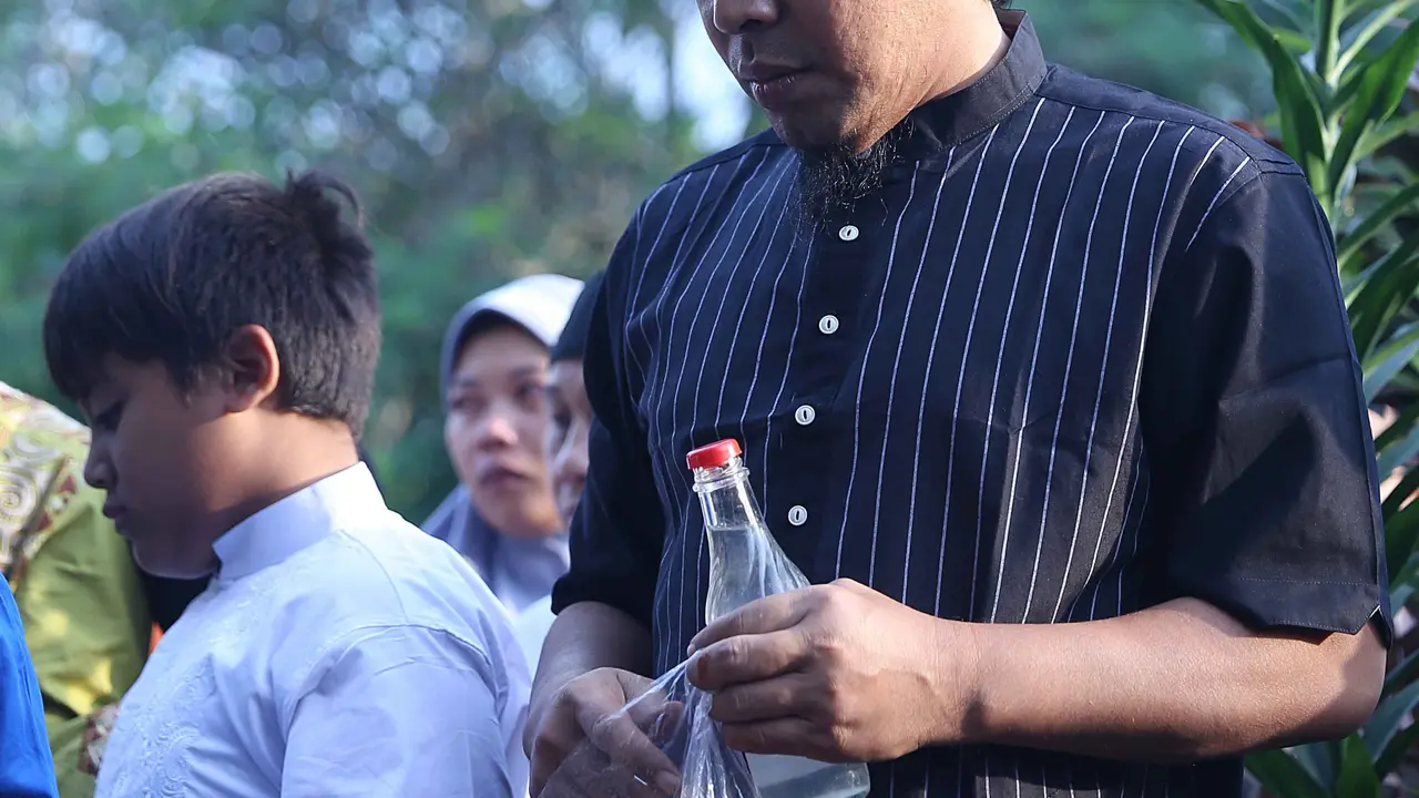 [Bintang] Komeng