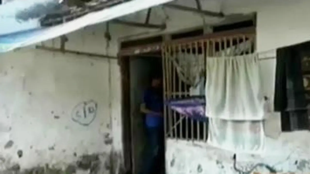 Keluarga dengan 5 Anak Tinggal di Dapur Sempit