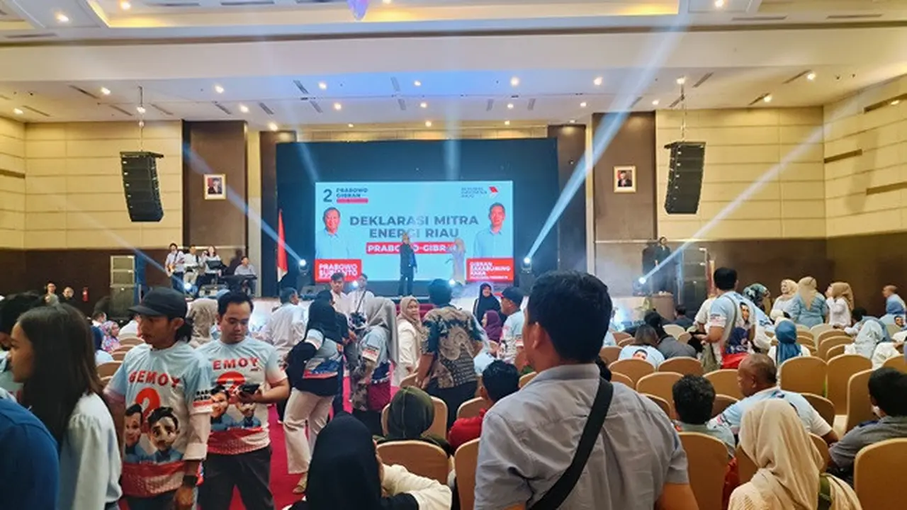 Deklarasi relawan Prabowo-Gibran yang menamakan diri Mitra Energi Riau di salah satu hotel di Pekanbaru.
