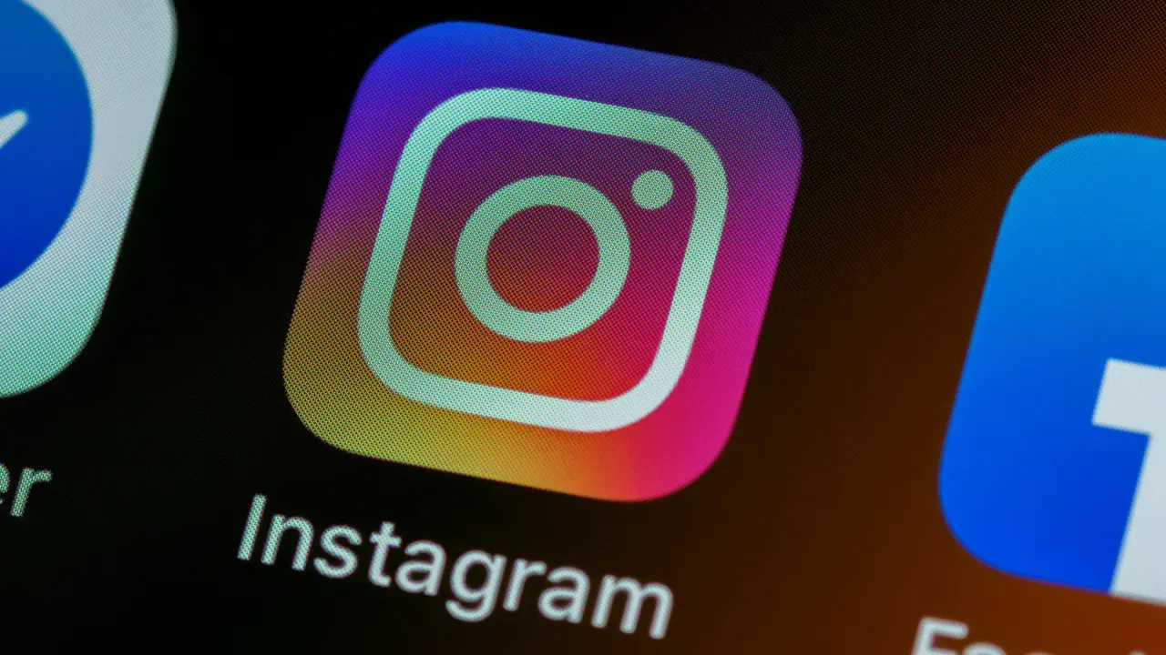 Ilustrasi Instagram