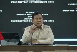Presiden Prabowo Subianto menerima 150 peneliti Badan Riset dan Inovasi Nasional (BRIN) di Kompleks Istana Kepresidenan, Jakarta. (Liputan6.com/Arief)