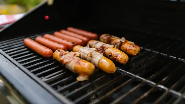 Sendiri atau Bersama Keluarga, Ini 5 Tips Kegiatan Tahun Baru di Rumah agar Tetap Seru dan Berkesan