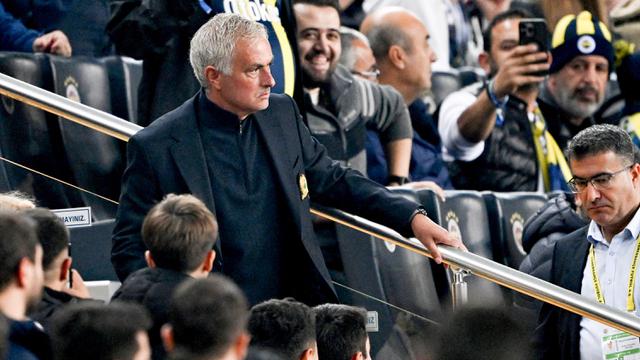 Foto: Momen Jose Mourinho Diusir Wasit, MU Ditahan Imbang Fenerbahce di Liga Europa