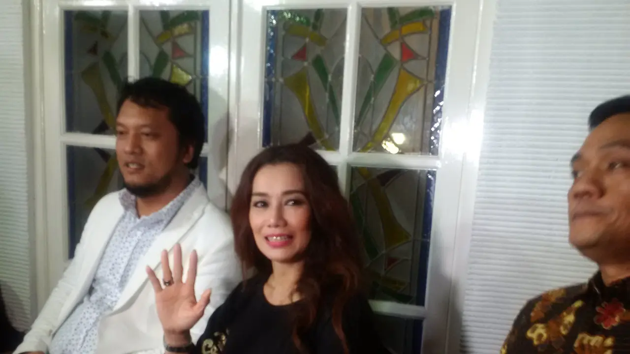 Reza Artamevia dan pengacara