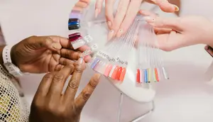 Mengenal Press On Nails Sederhana yang Kini Jadi Andalan Manikur Praktis dan Hemat