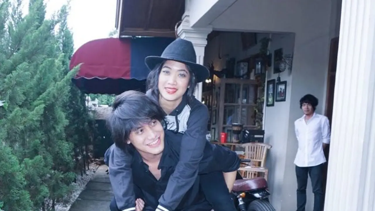 Kevin Aprilio dan Widi Viera