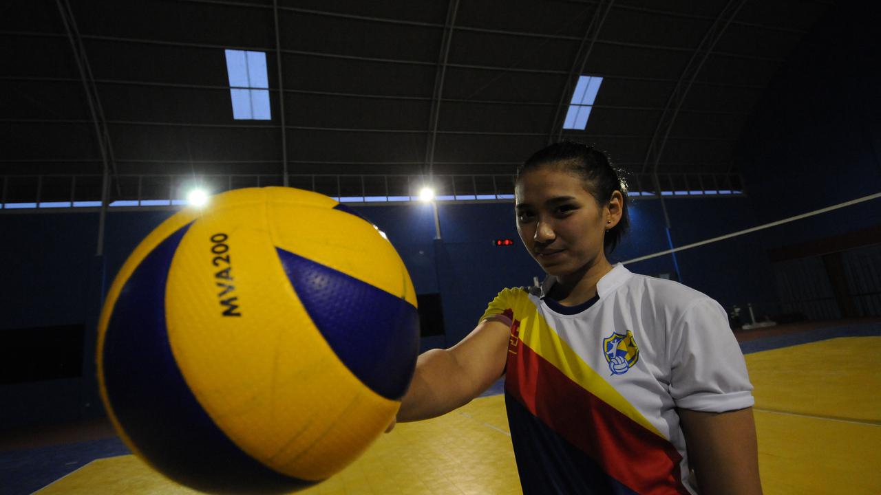 Pemain Putri Jakarta Electric PLN Yolla Yuliana