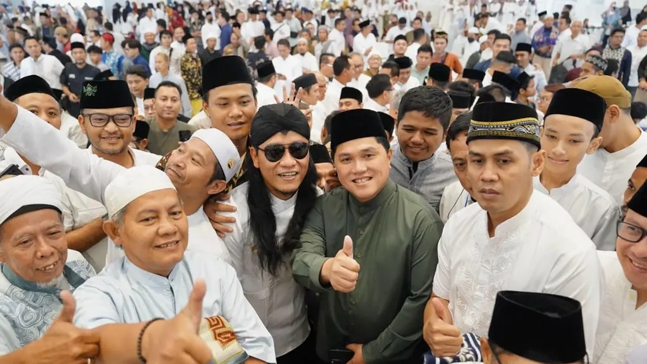 Menteri BUMN Erick Thohir bersama Gus Miftah menggelar doa bersama