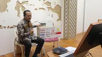 Economic Development Board (EDB) Singapura memberi bantuan masker dan cairan desinfektan untuk Pemkot Batam. (Dok: KBRI Singapura)