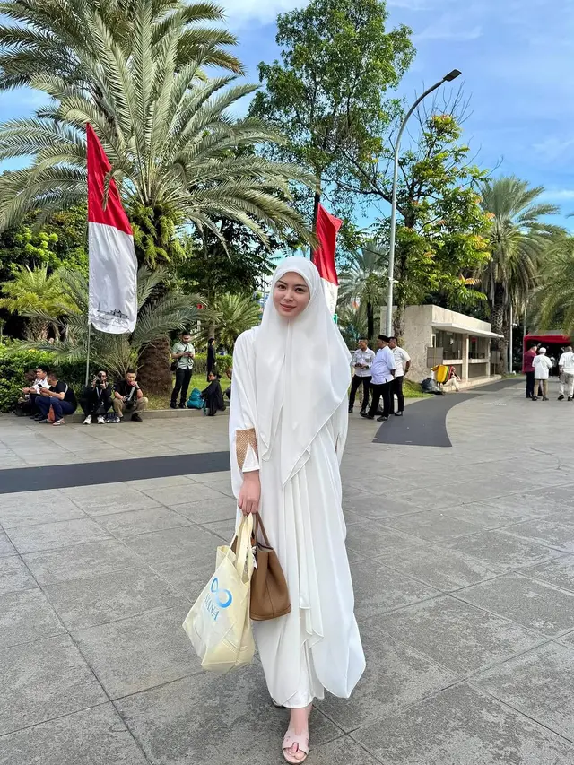 6 Potret Lebaran Ayana Moon di Jakarta dan Malaysia, Semua Berkesan
