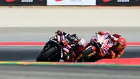 Momen Menakutkan di MotoGP Aragon: Marc Marquez dan Marco Bezzecchi Berduel Sengit dalam Kecepatan 300 Km/Jam