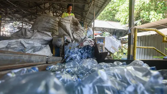 Sektor Petrokimia Tertekan Impor, Industri Plastik Hadapi Ancaman Produk China