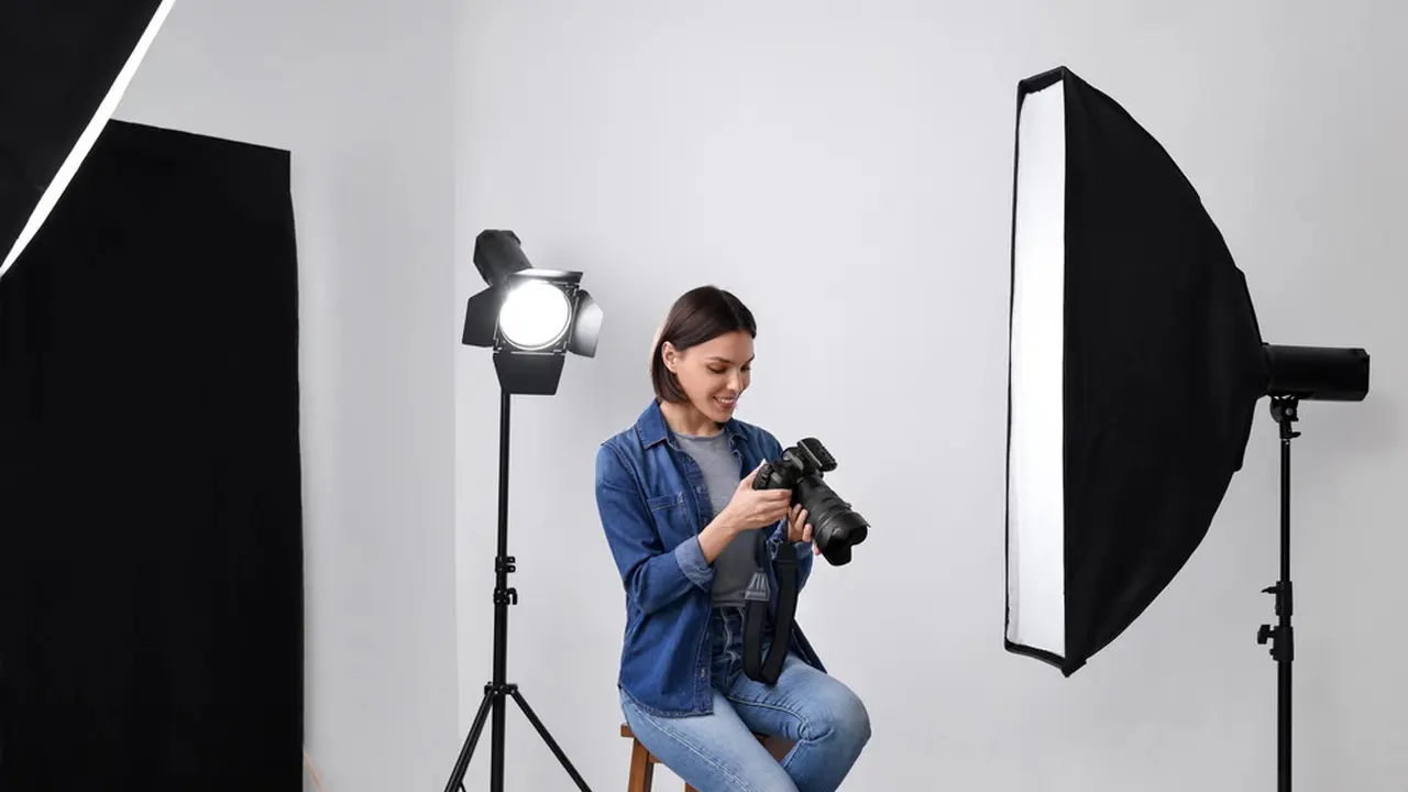 Lampu studio yang tepat jadi bagian penting hasilkan video terang dan ciamik