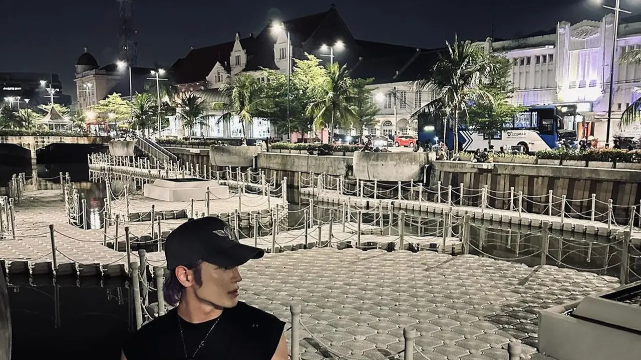 Taeyong NCT di Kota Tua. (Foto: Instagram/taeoxo_nct)