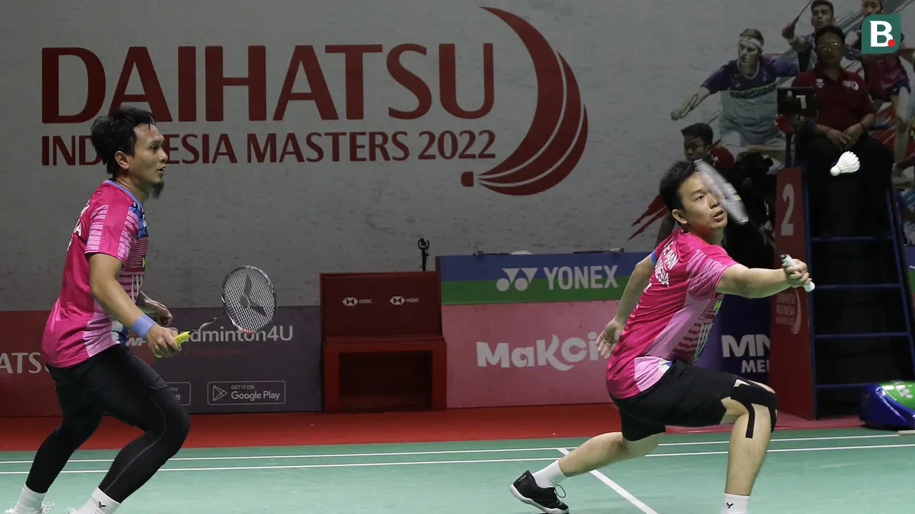 Foto: Didukung Ribuan Penonton Istora, Ahsan/Hendra Jinakkan Pasangan Denmark untuk Melaju ke 16 Besar Daihatsu Indonesia Masters 2022