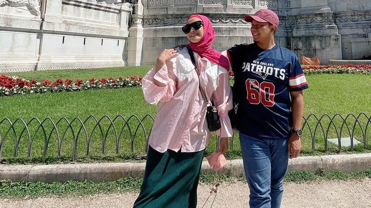 Sheza Idris Hamil Anak Kedua, Ini Deretan Potret Romantisnya Bersama Suami