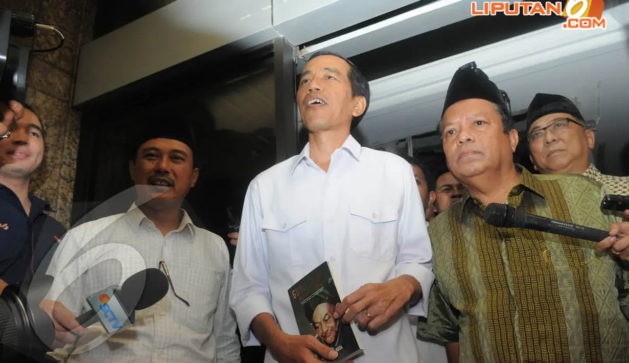 Selain membahas munas, Jokowi mengaku kedua pihak juga membicarakan masalah sengketa tanah di Slipi, Senin (14/4/2014) (Liputan6.com/Herman Zakharia).