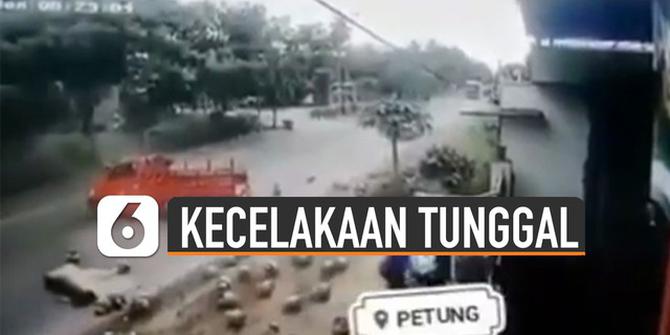 VIDEO: Viral Detik-Detik Mobil Pick Up Mengalami Kecelakaan Tunggal