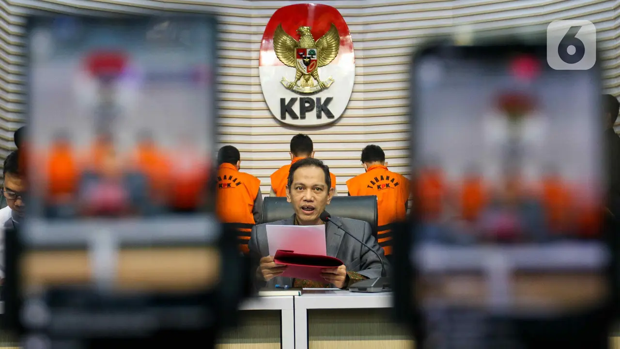 Hasil OTT, KPK Tahan Enam Orang dan Tetapkan Gubernur Kalimantan Selatan Sahbirin Noor Sebagai Tersangka