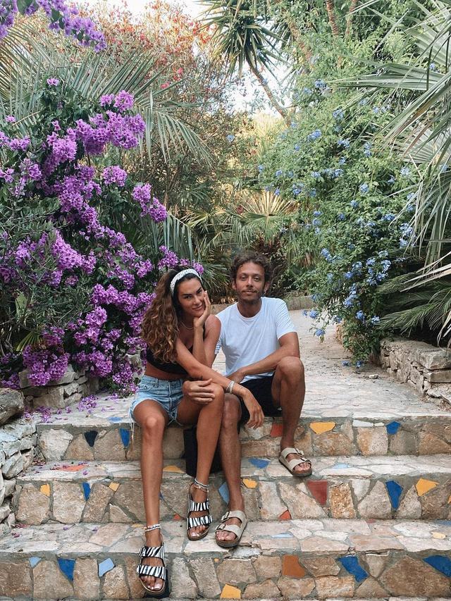 7 Potret Mesra Valentino Rossi dengan Francesca Sofia, Umumkan Kehamilan