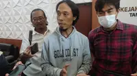 Nurhadi saat di Kantor Kejari Tanjung Perak Surabaya. (Dian Kurniawan/Liputan6.com)